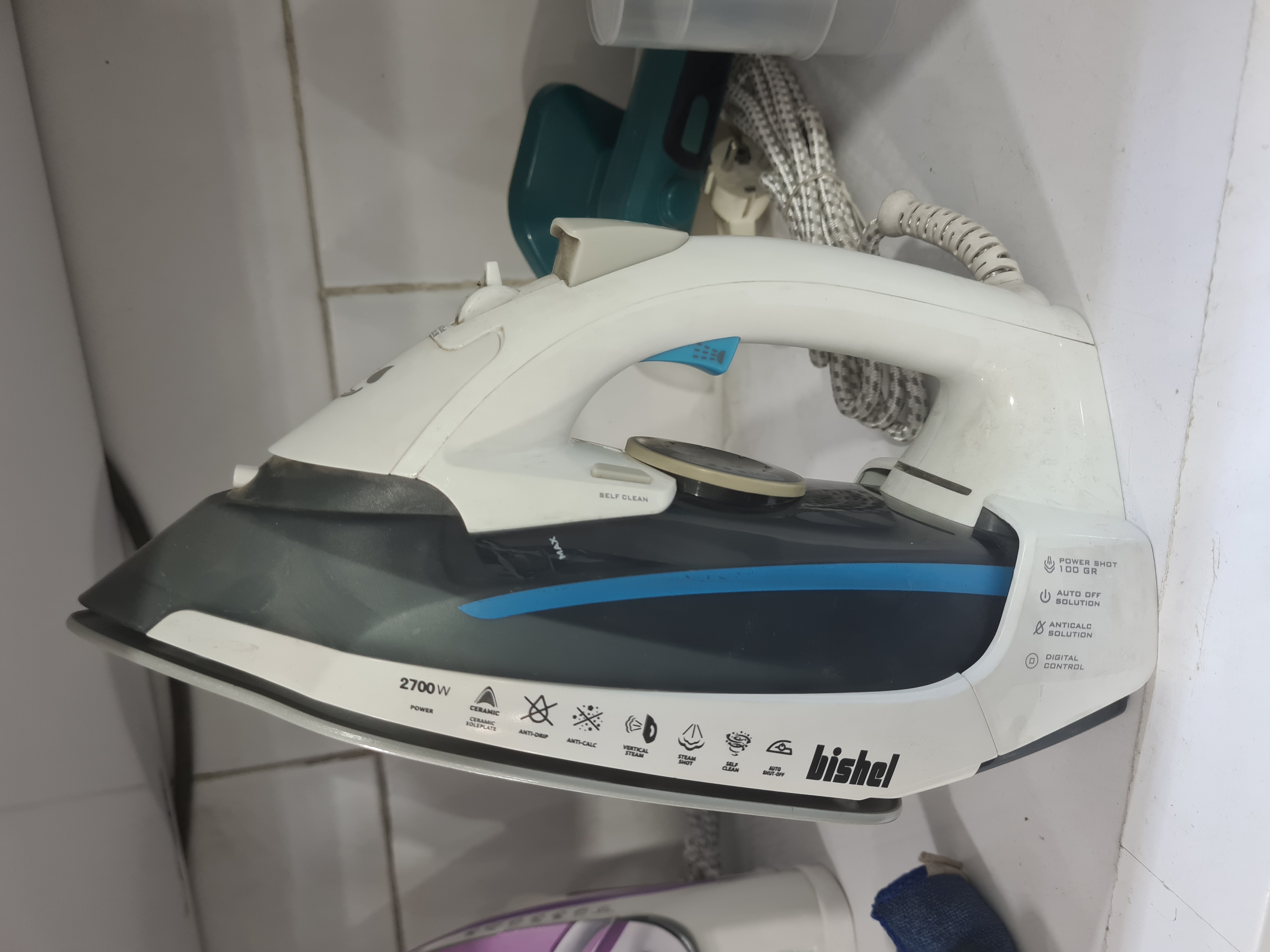 اتو بخار بیشل (Bishel) مدل BL‑SL‑010 – توان 2700 وات