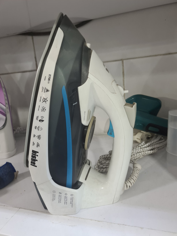 اتو بخار بیشل (Bishel) مدل BL‑SL‑010 – توان 2700 وات