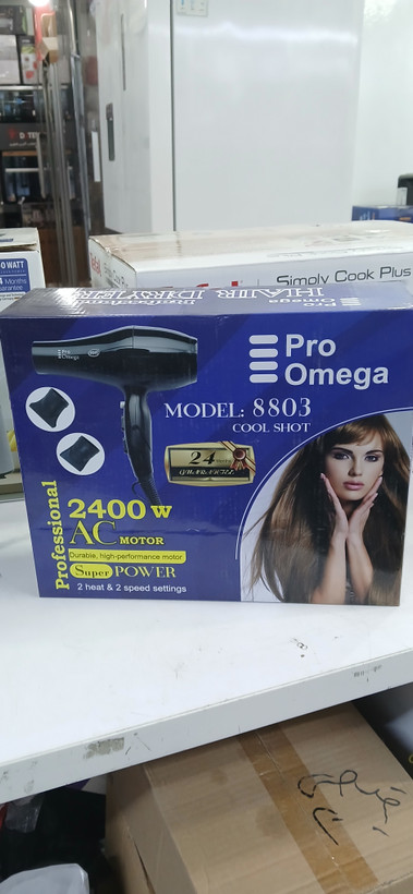 سشوار حرفهای Pro Omega مدل 8803 (توان 2400 وات، موتور AC، باد سرد)